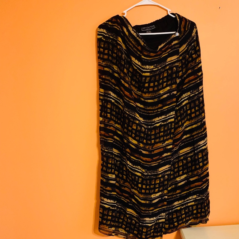 Awesome Size 12 Skirt! Great Print❤️